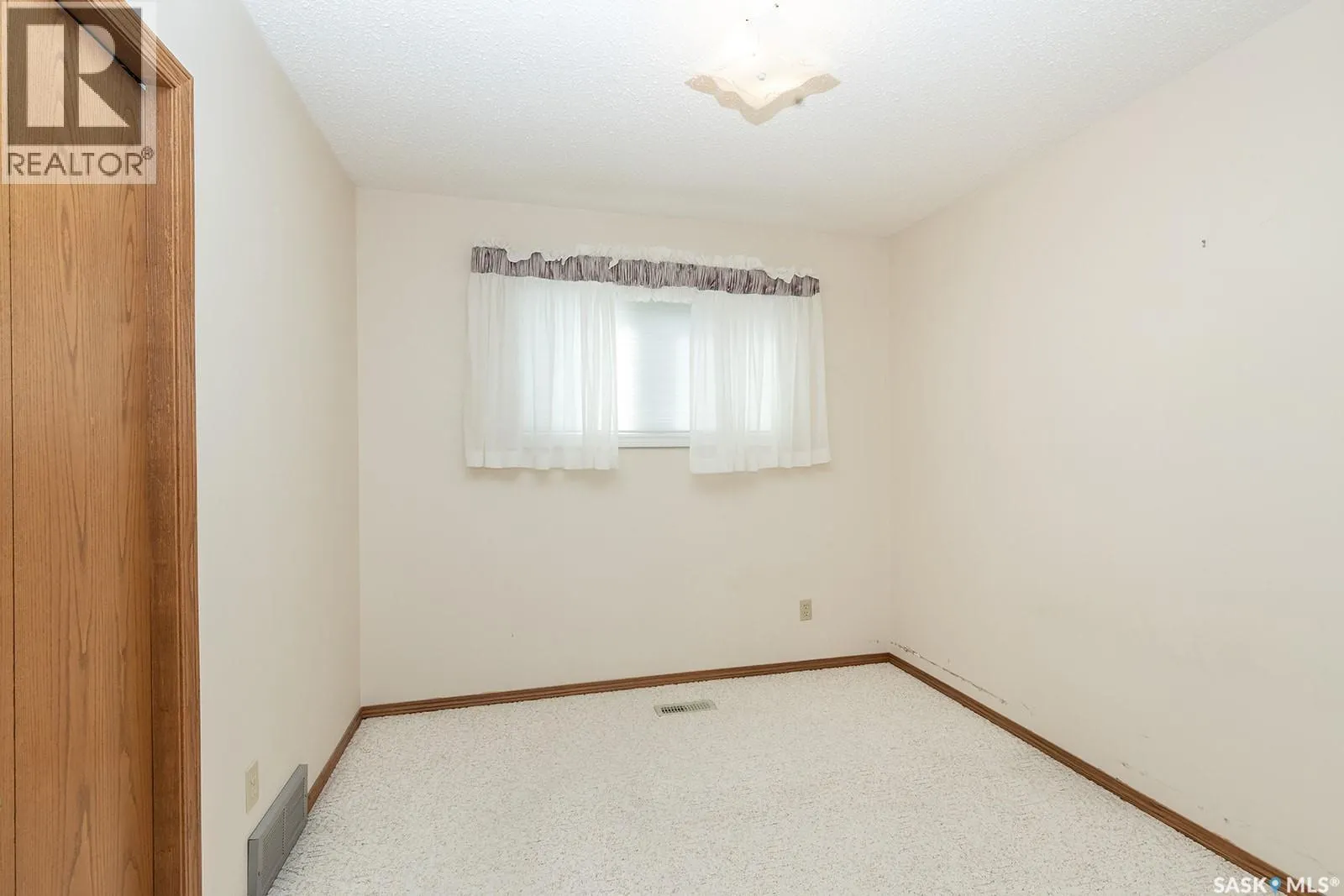 634 Nesslin CRESCENT