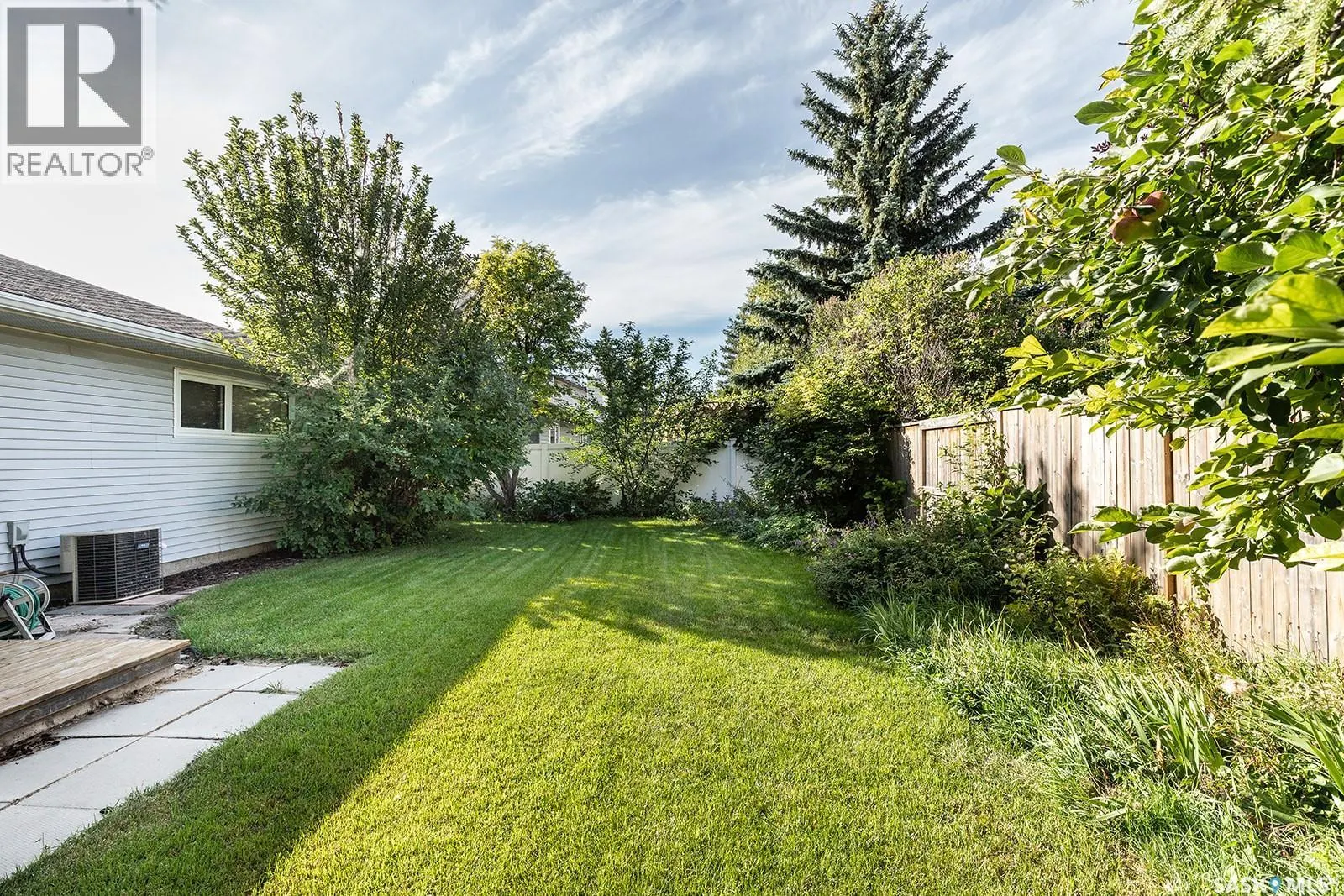 634 Nesslin CRESCENT
