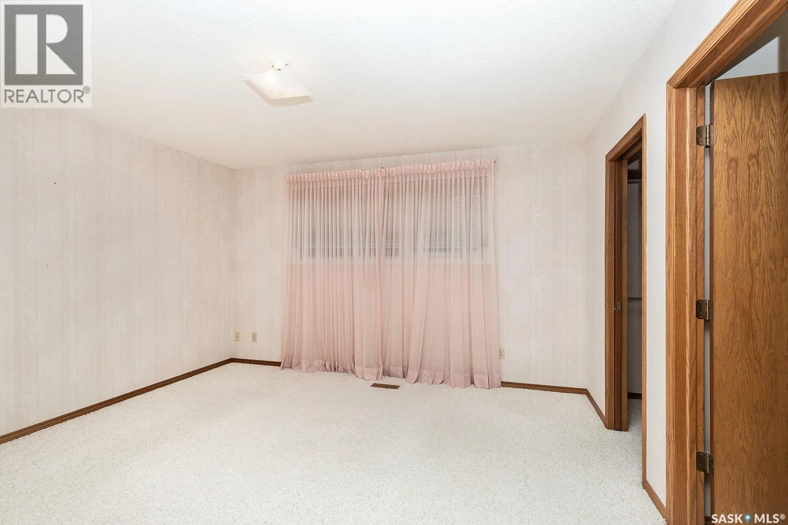 634 Nesslin CRESCENT