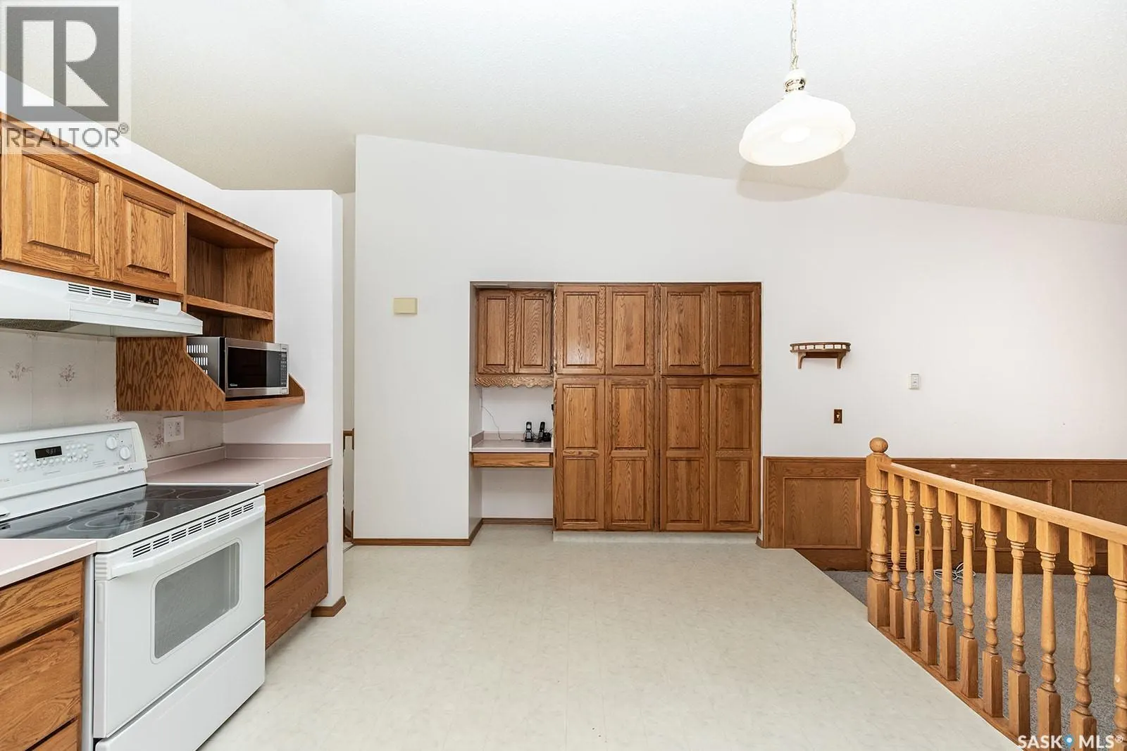 634 Nesslin CRESCENT