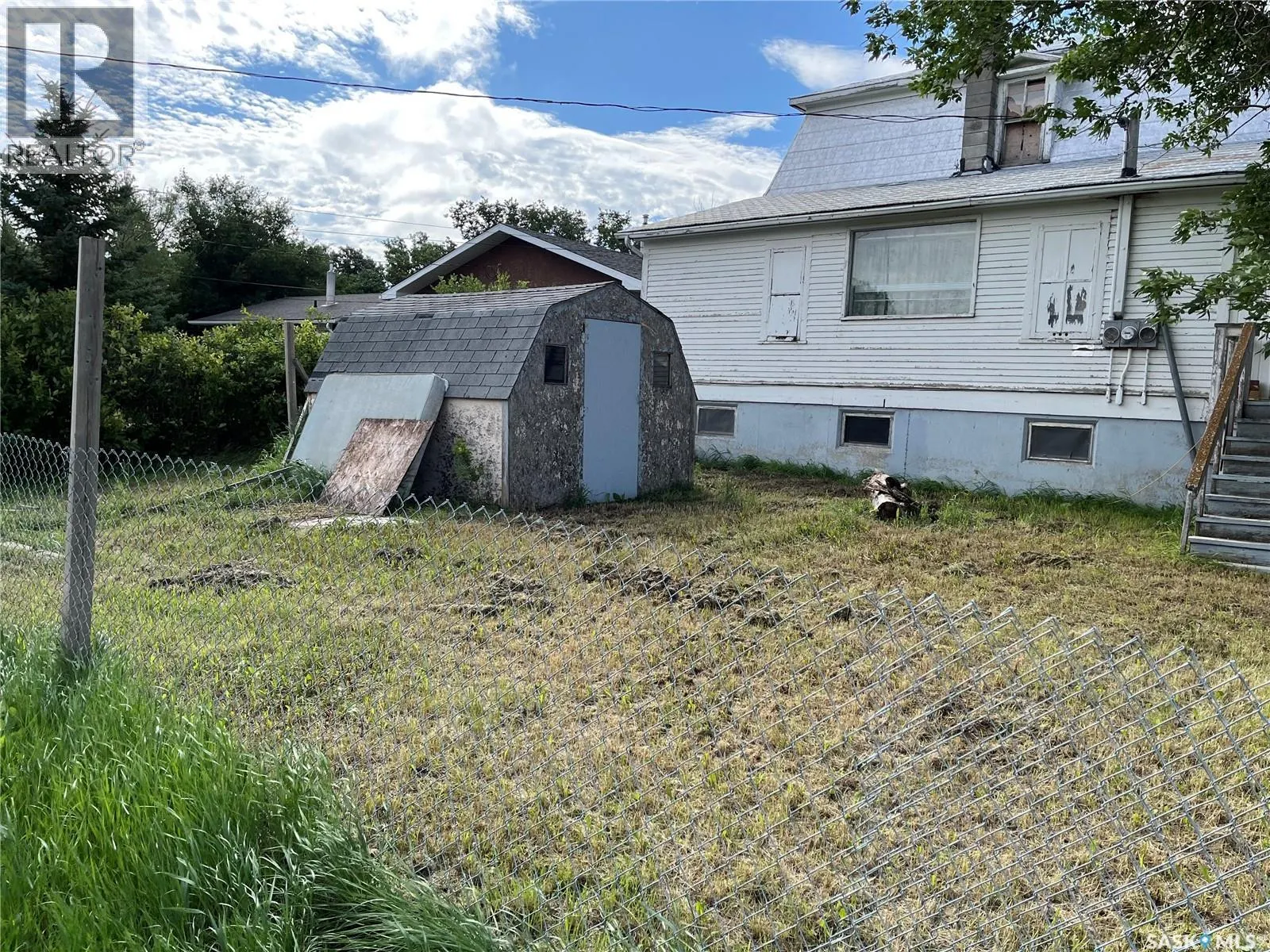 239 4th AVENUE W