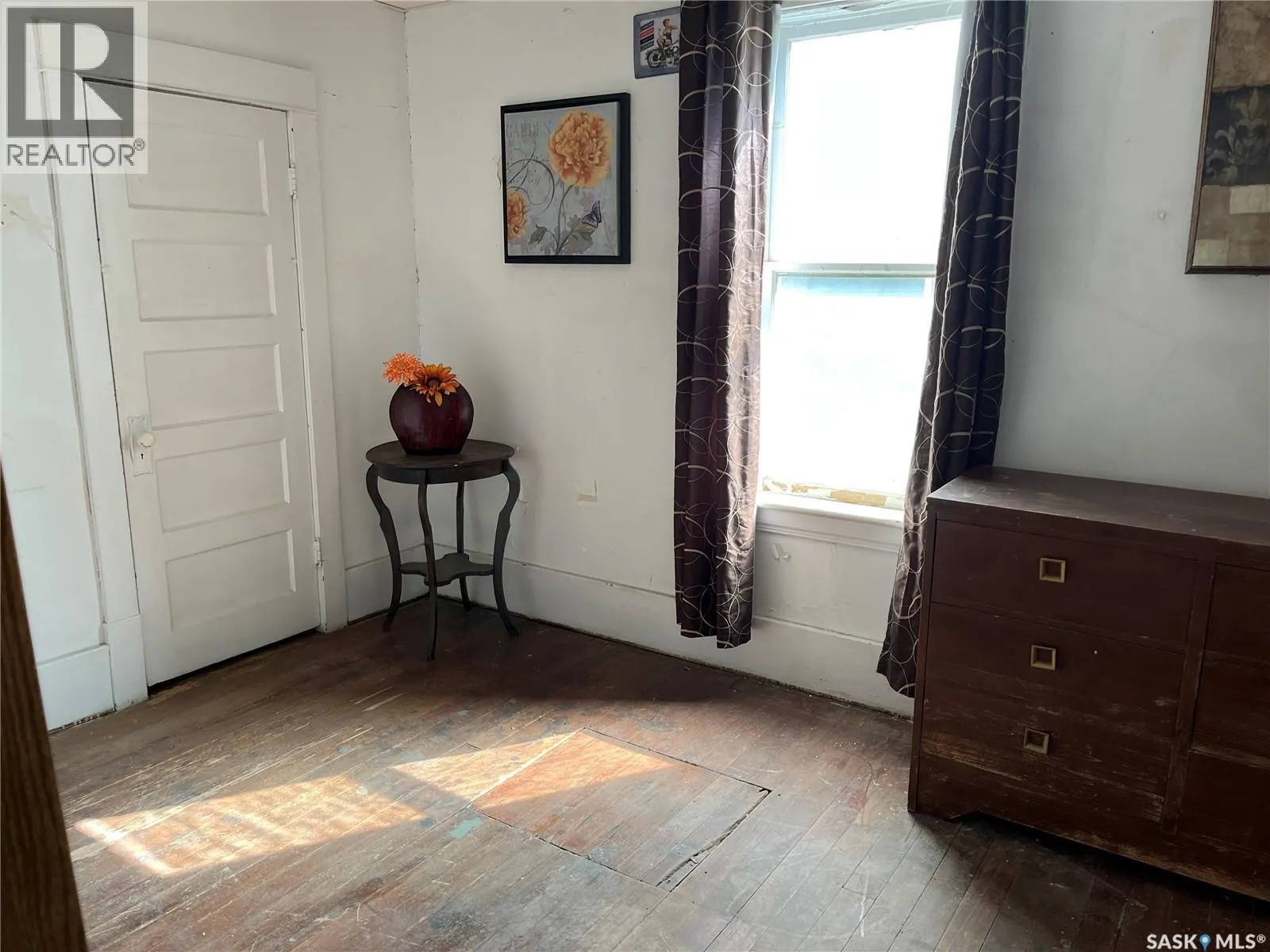239 4th AVENUE W