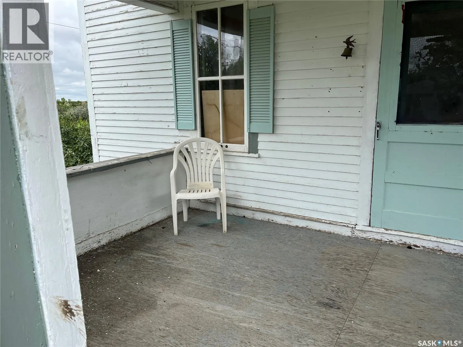 239 4th AVENUE W