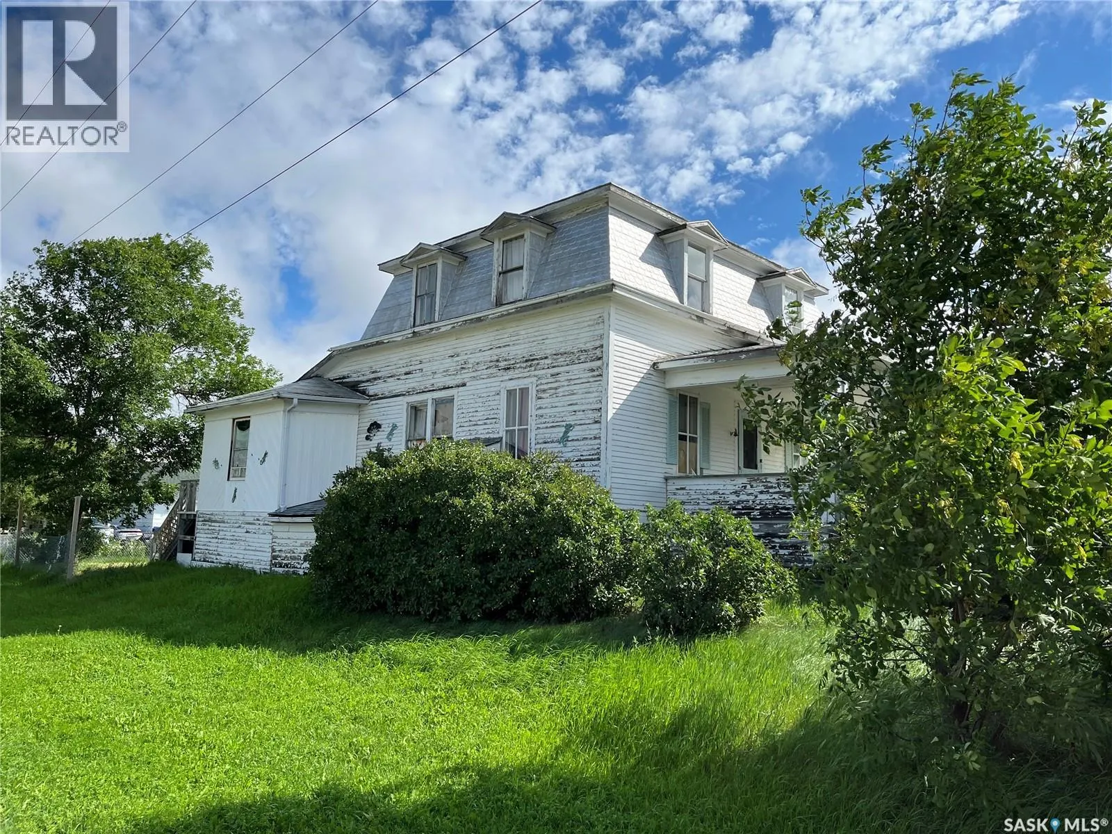 239 4th AVENUE W