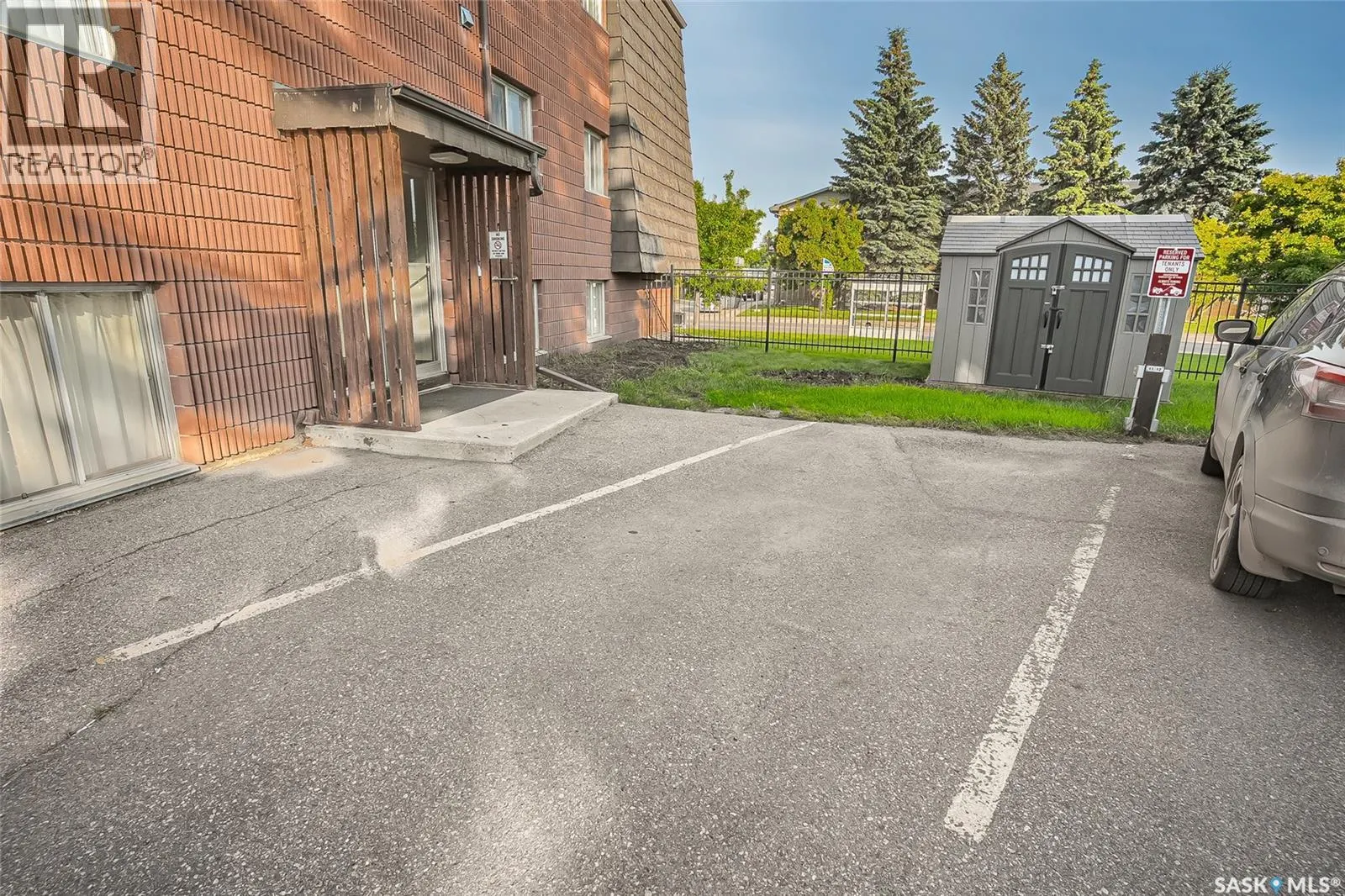 11 20 Assiniboine DRIVE