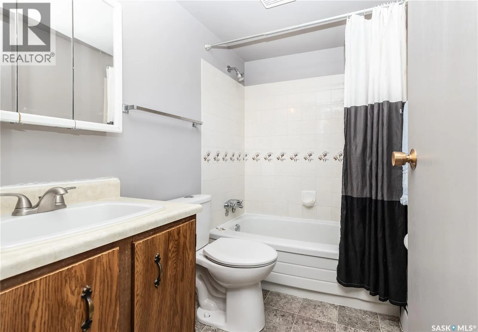 307 415 Tait COURT