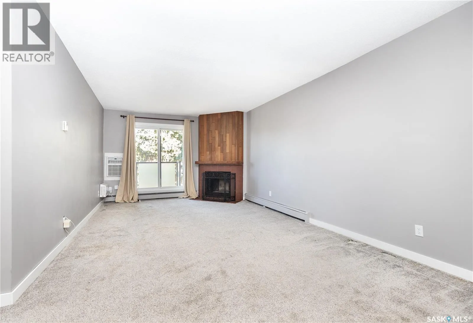 307 415 Tait COURT