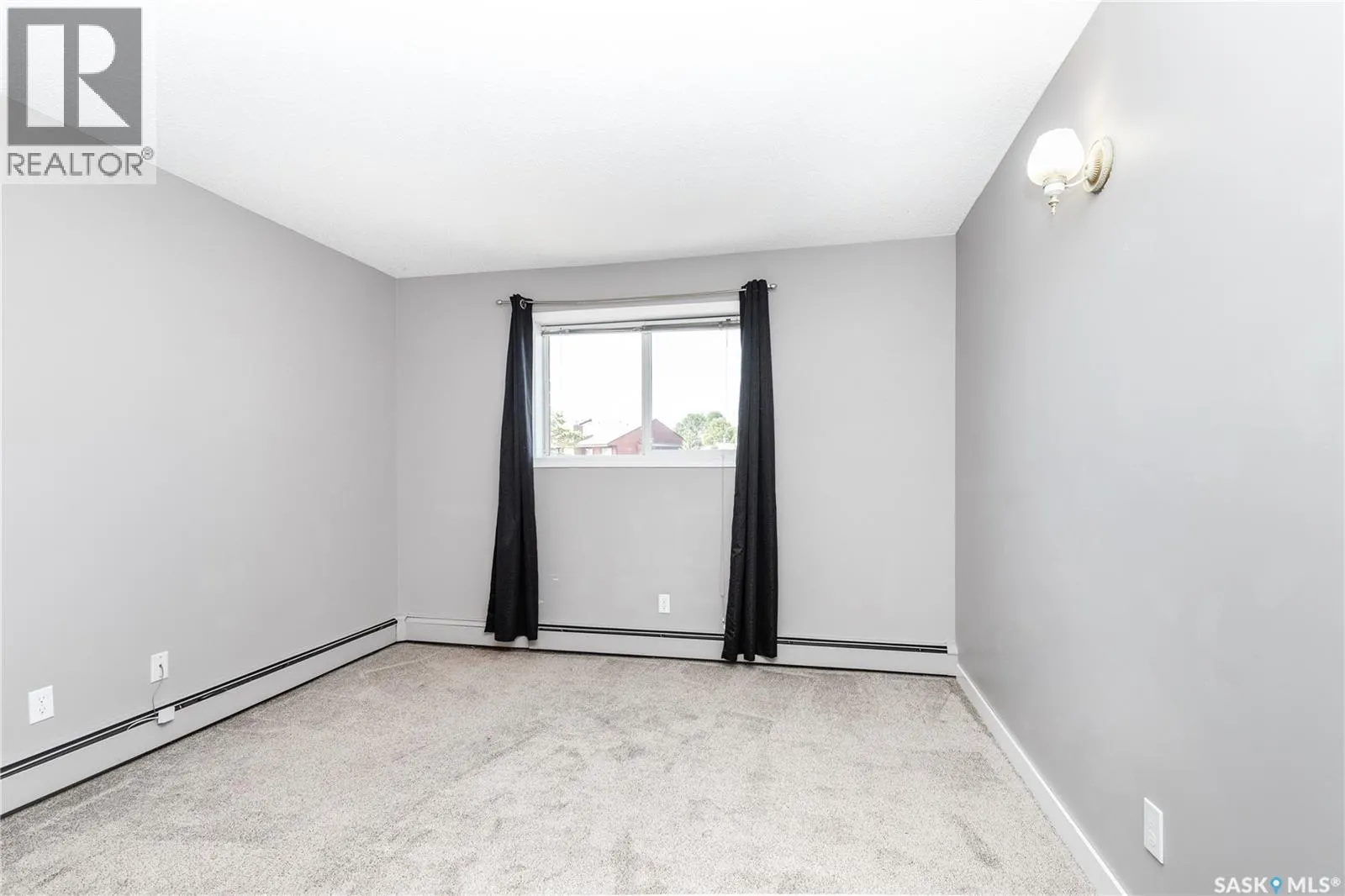 307 415 Tait COURT