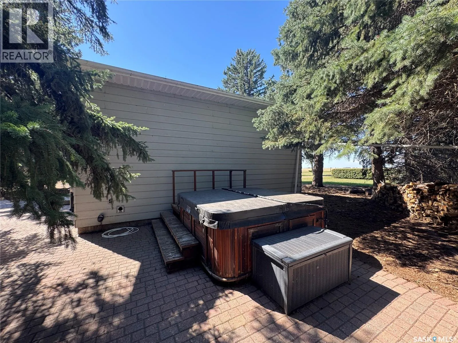 Acreage near white cap