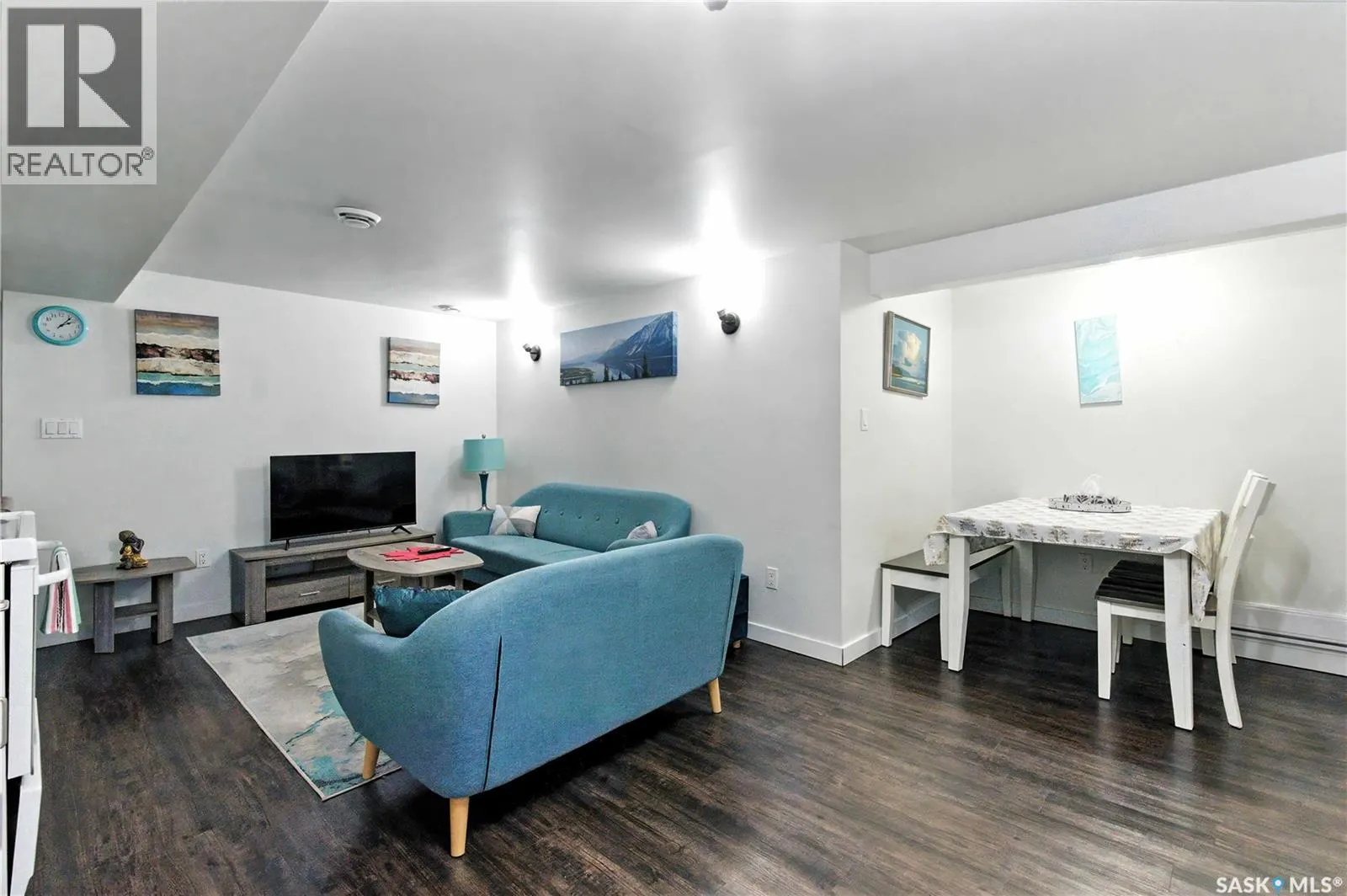 1426 10th STREET E
