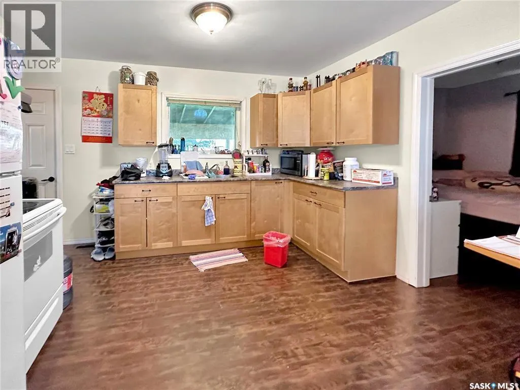 121 Allan AVENUE