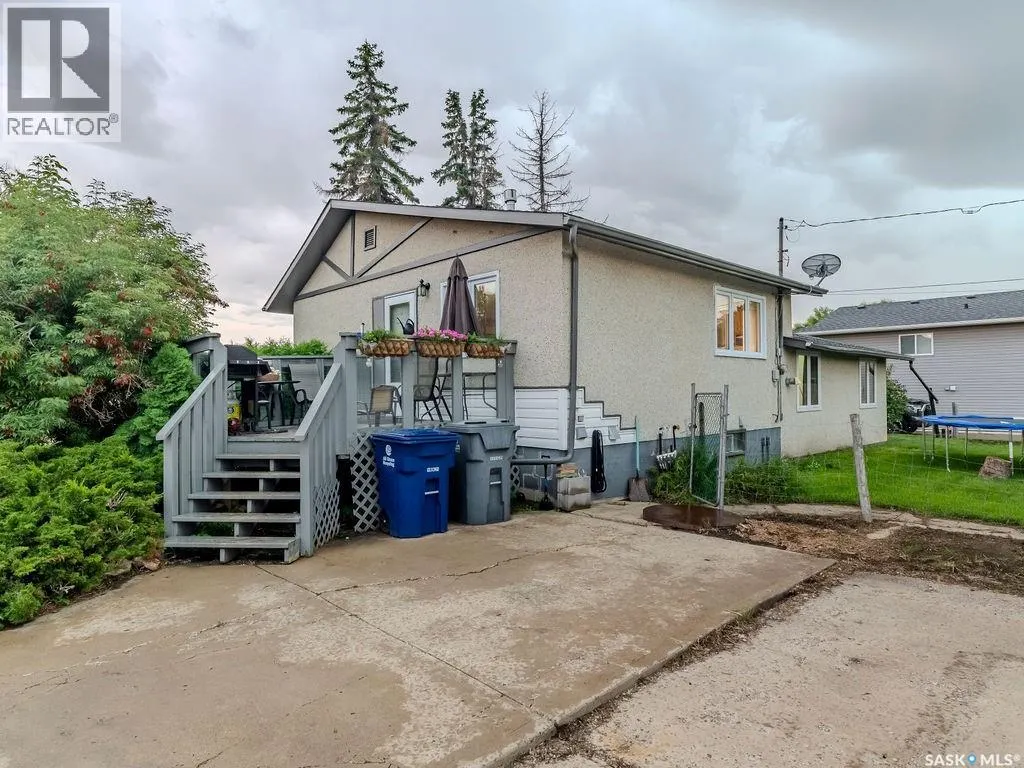 139 Railway AVENUE E