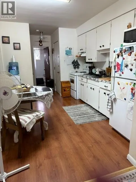 616 28th STREET E