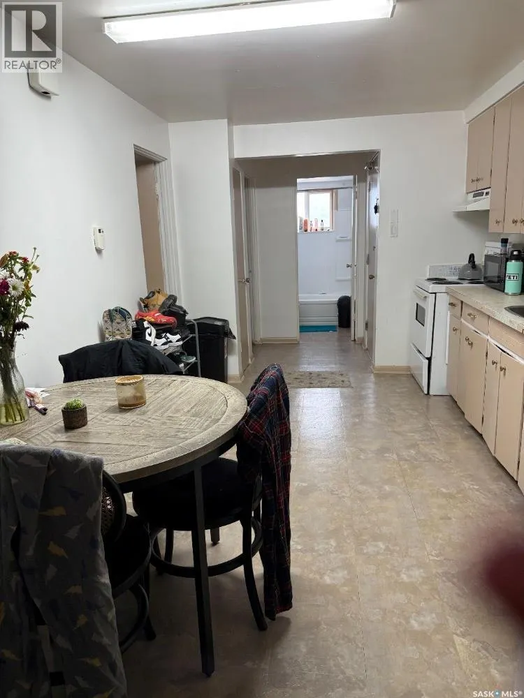 616 28th STREET E