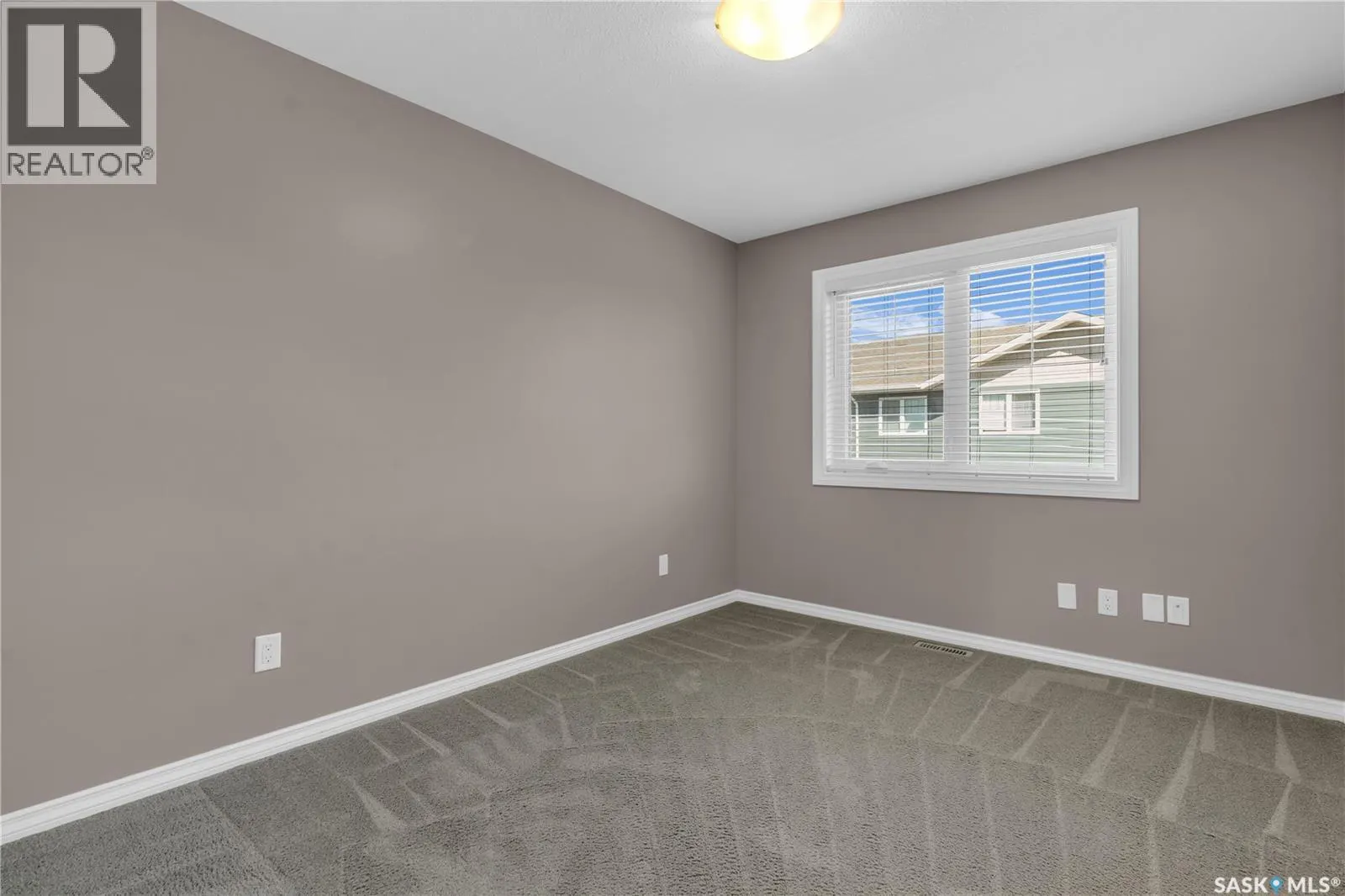 103 4100 Sandhill CRESCENT