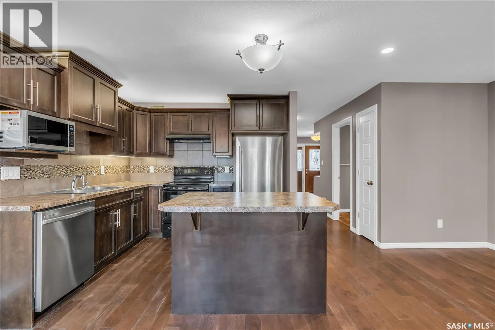103 4100 Sandhill CRESCENT