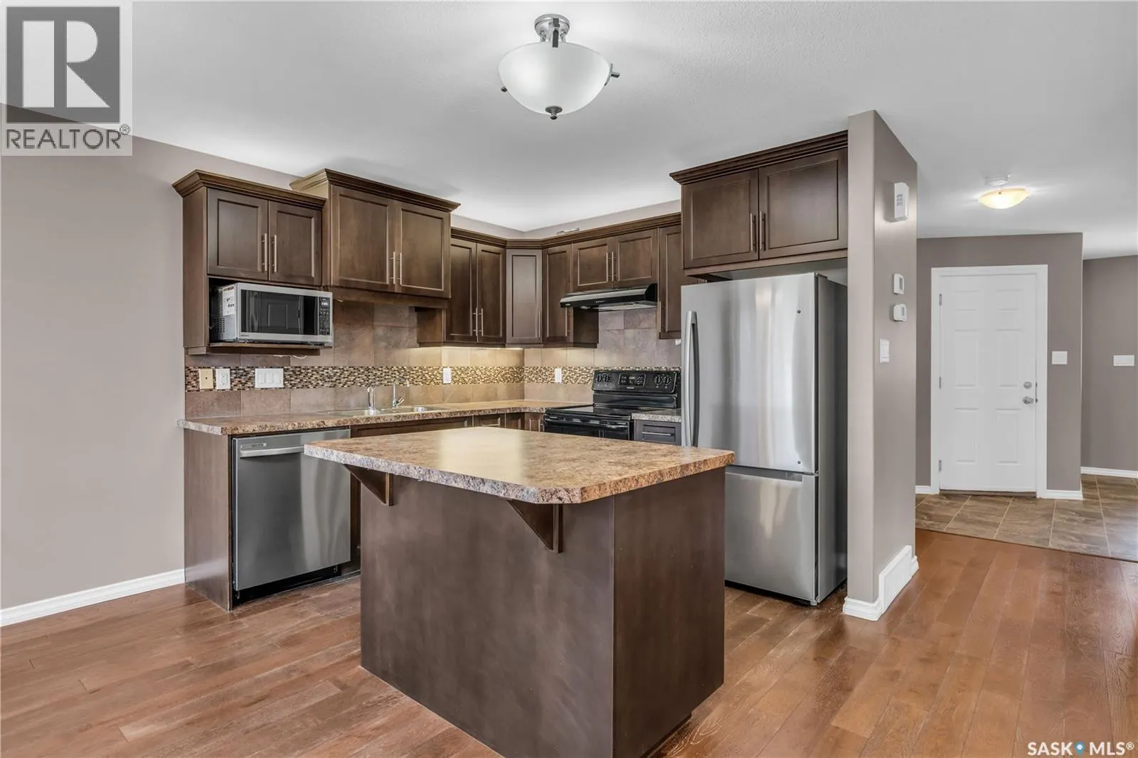 103 4100 Sandhill CRESCENT