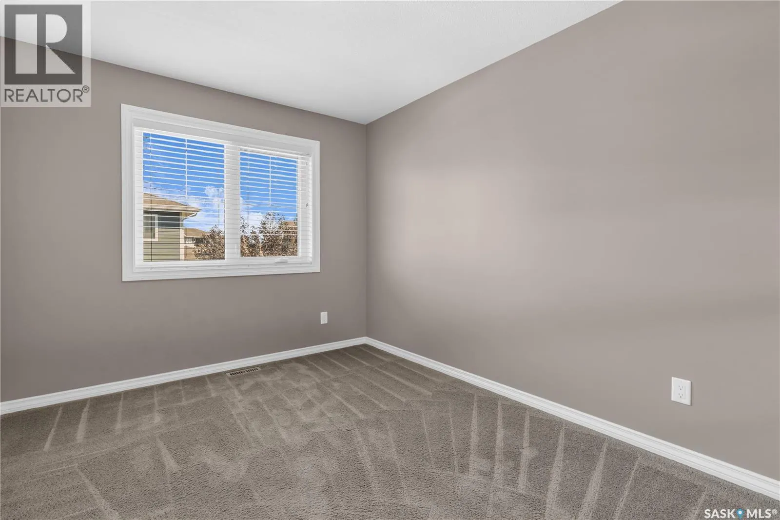 103 4100 Sandhill CRESCENT