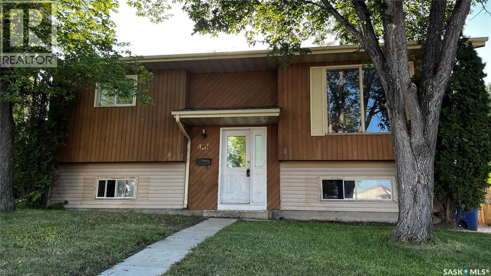435 Bowman CRESCENT