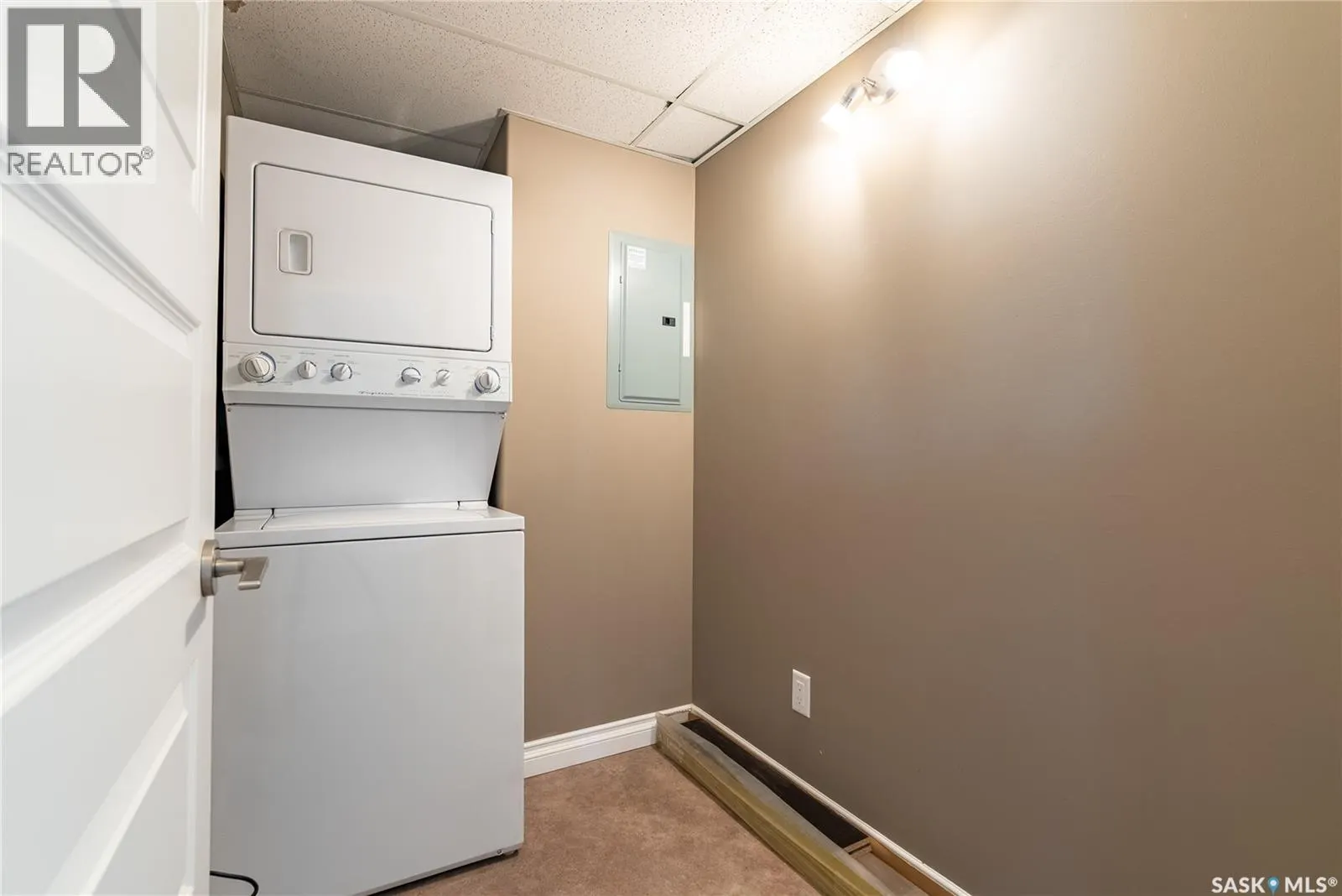 111 419 Nelson ROAD