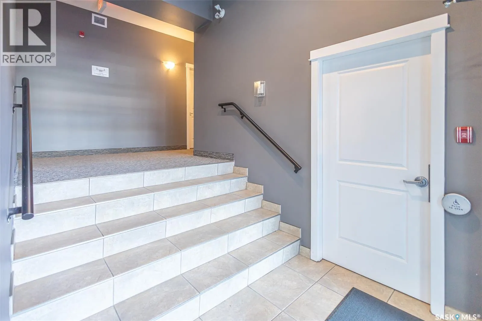 408 714 Hart ROAD