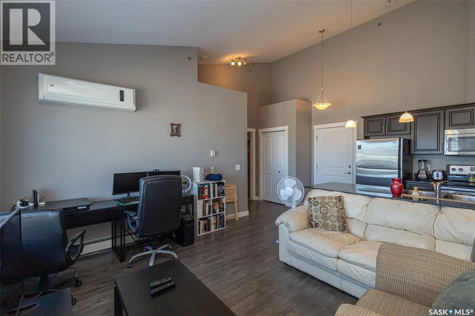 408 714 Hart ROAD