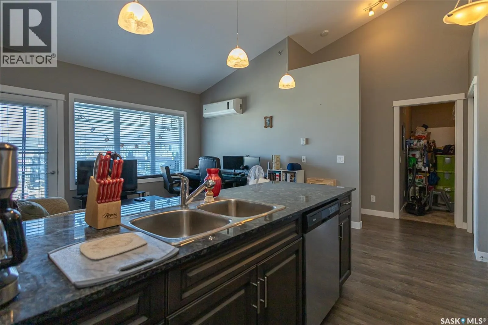 408 714 Hart ROAD