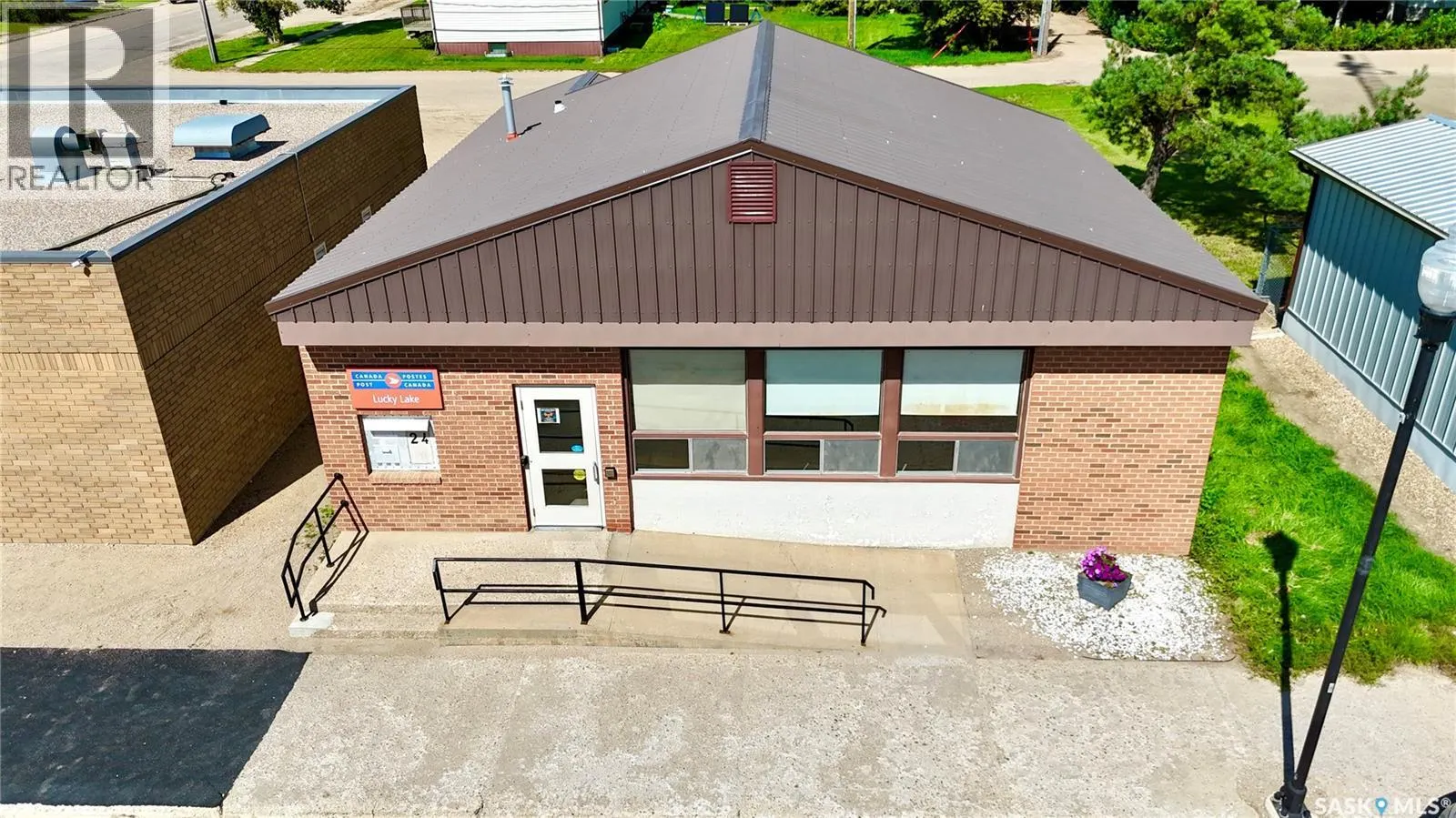 24 Main STREET