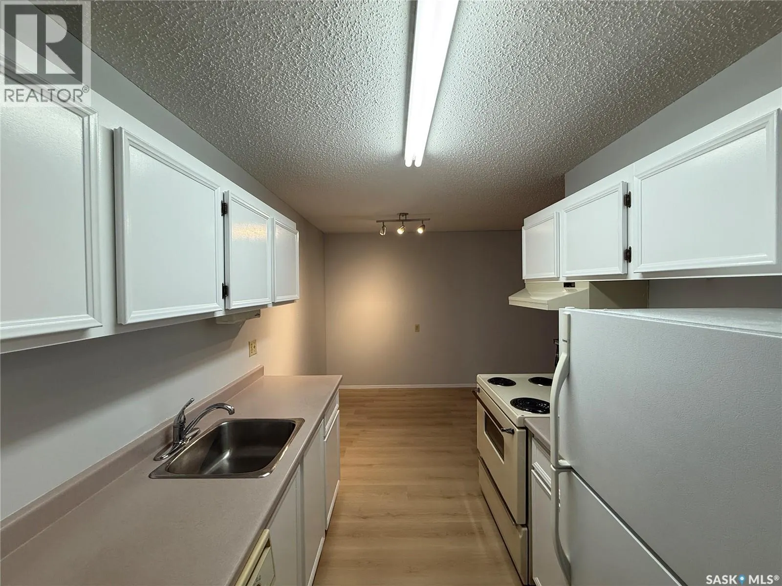 105B 4040 8TH STREET E
