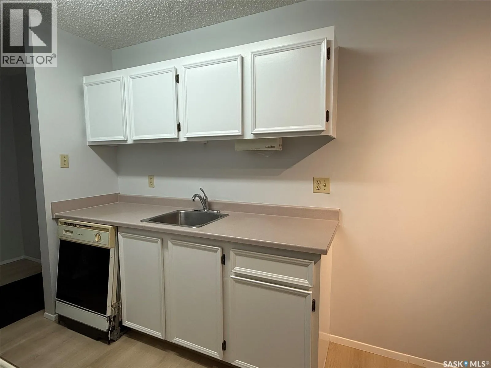 105B 4040 8TH STREET E