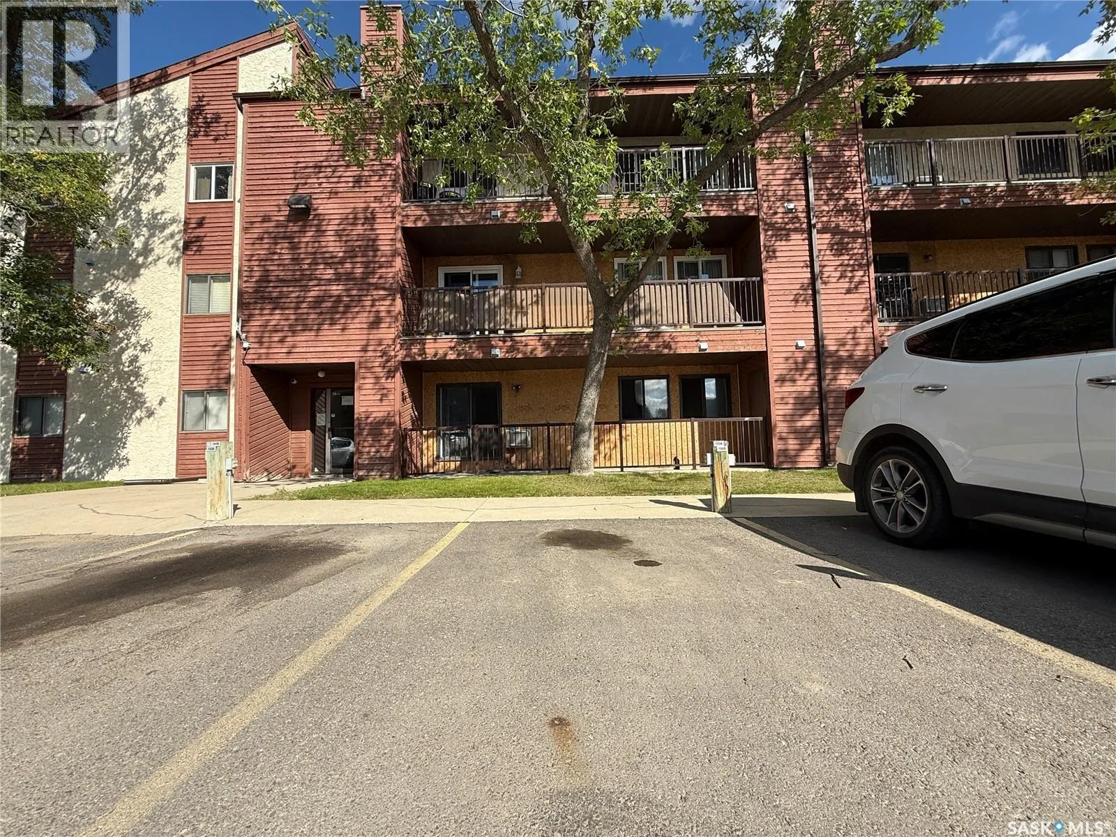 105B 4040 8TH STREET E