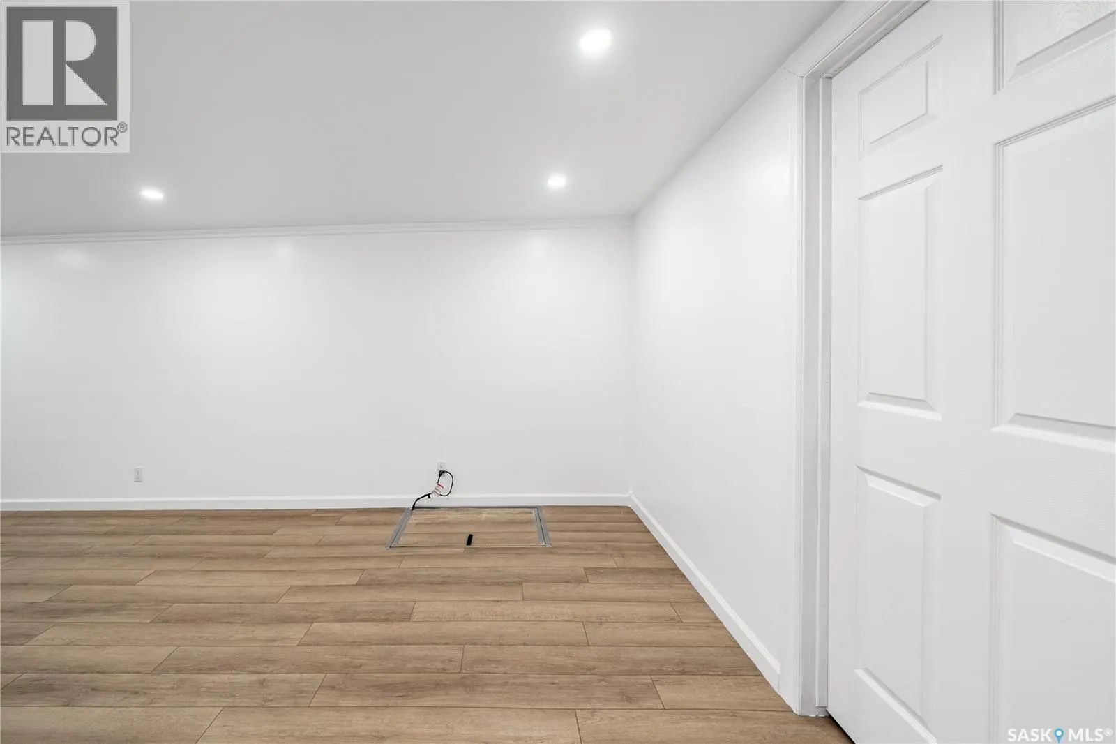 87 MERLIN CRESCENT
