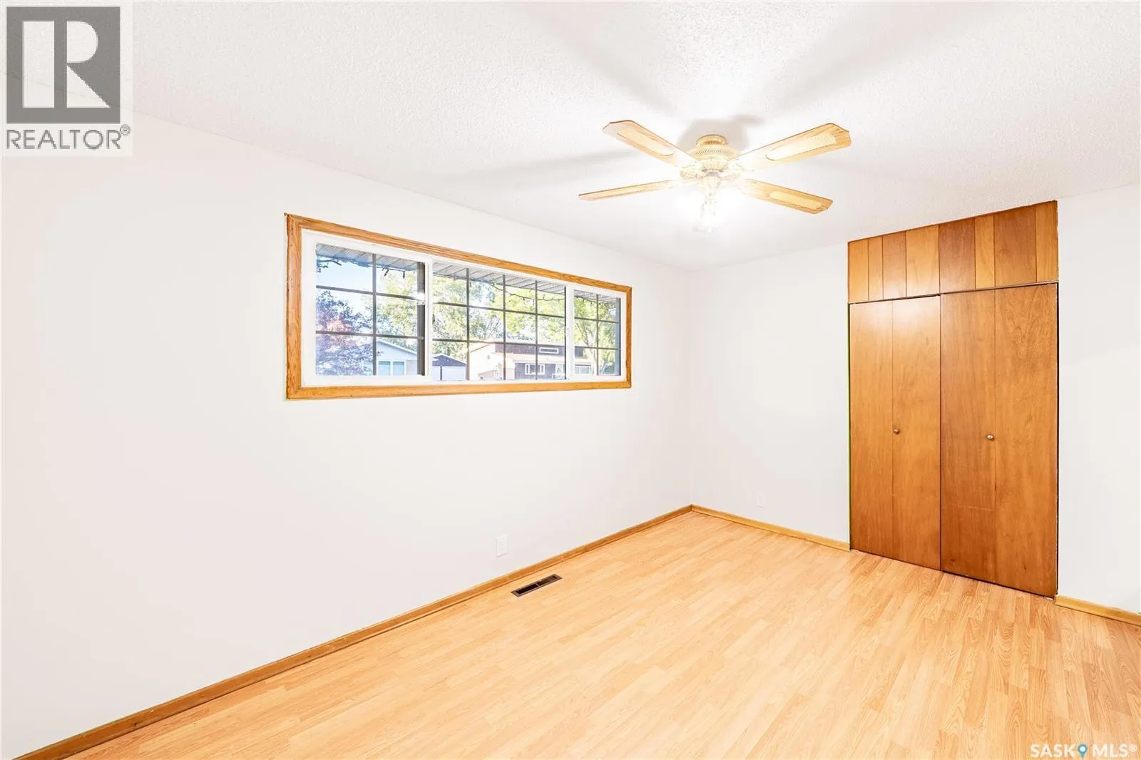 87 MERLIN CRESCENT