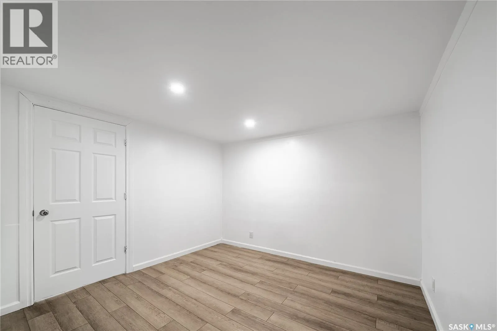 87 MERLIN CRESCENT