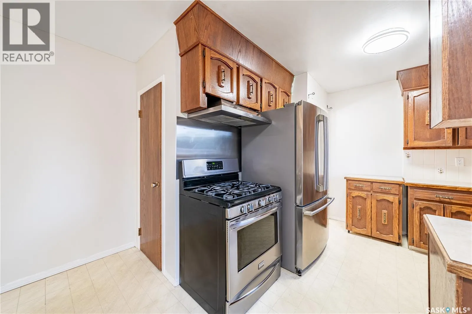 87 MERLIN CRESCENT