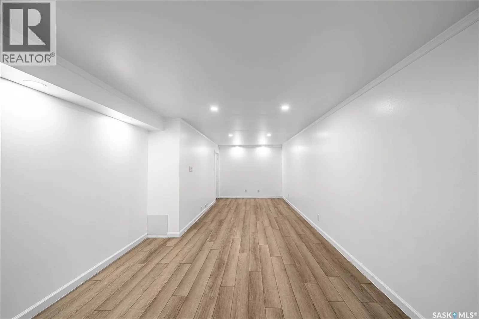 87 MERLIN CRESCENT