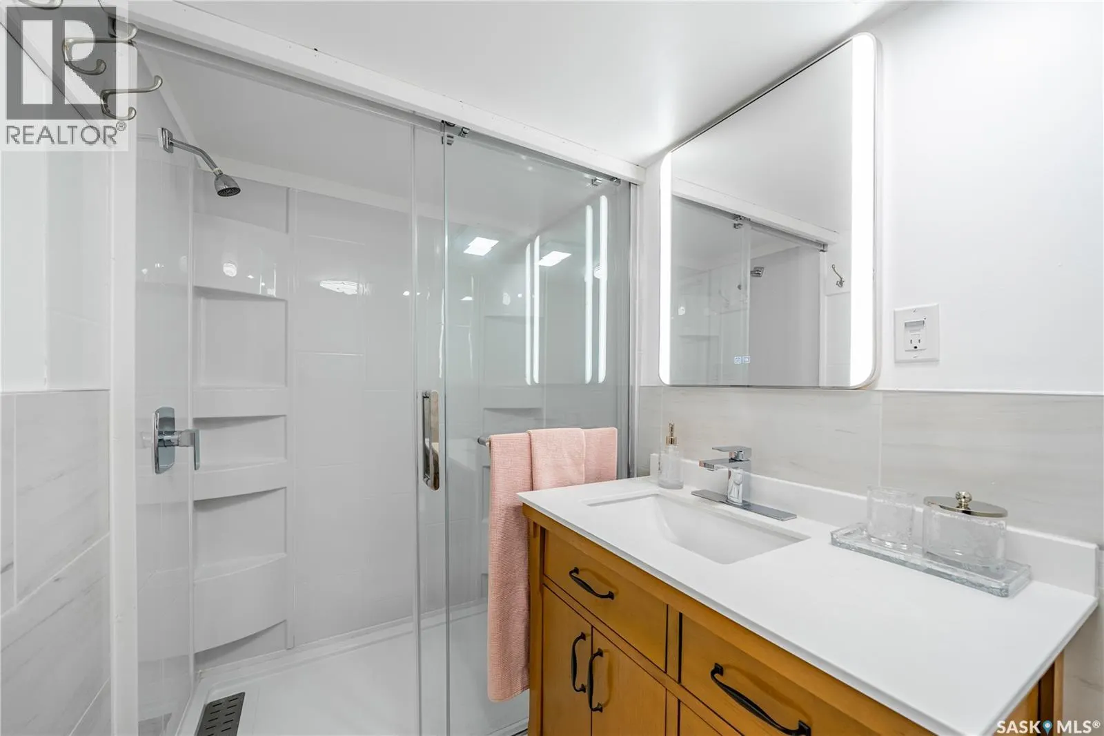 87 MERLIN CRESCENT
