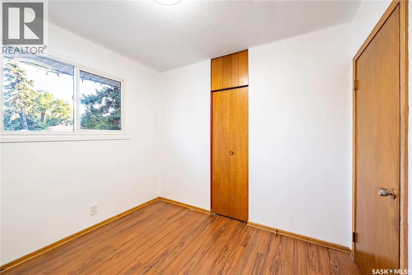 87 MERLIN CRESCENT