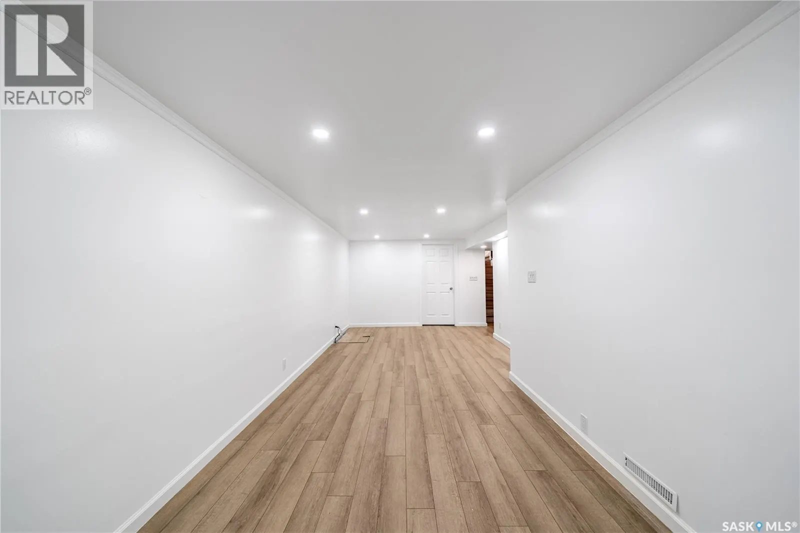 87 MERLIN CRESCENT