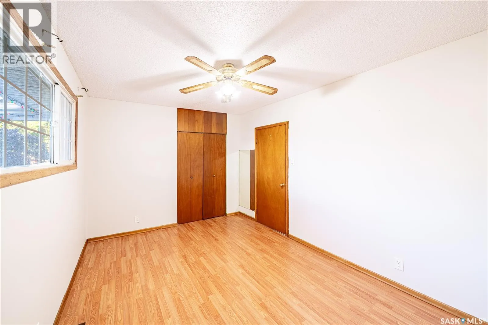 87 MERLIN CRESCENT