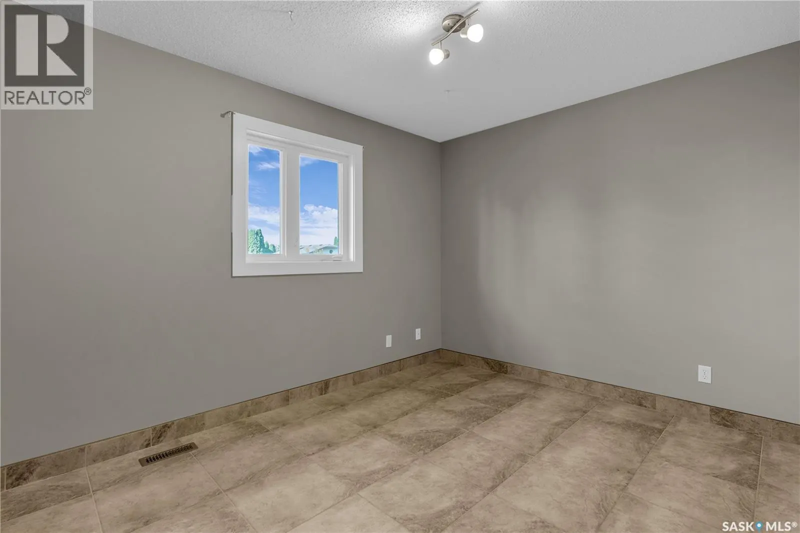 234 Wickenden CRESCENT