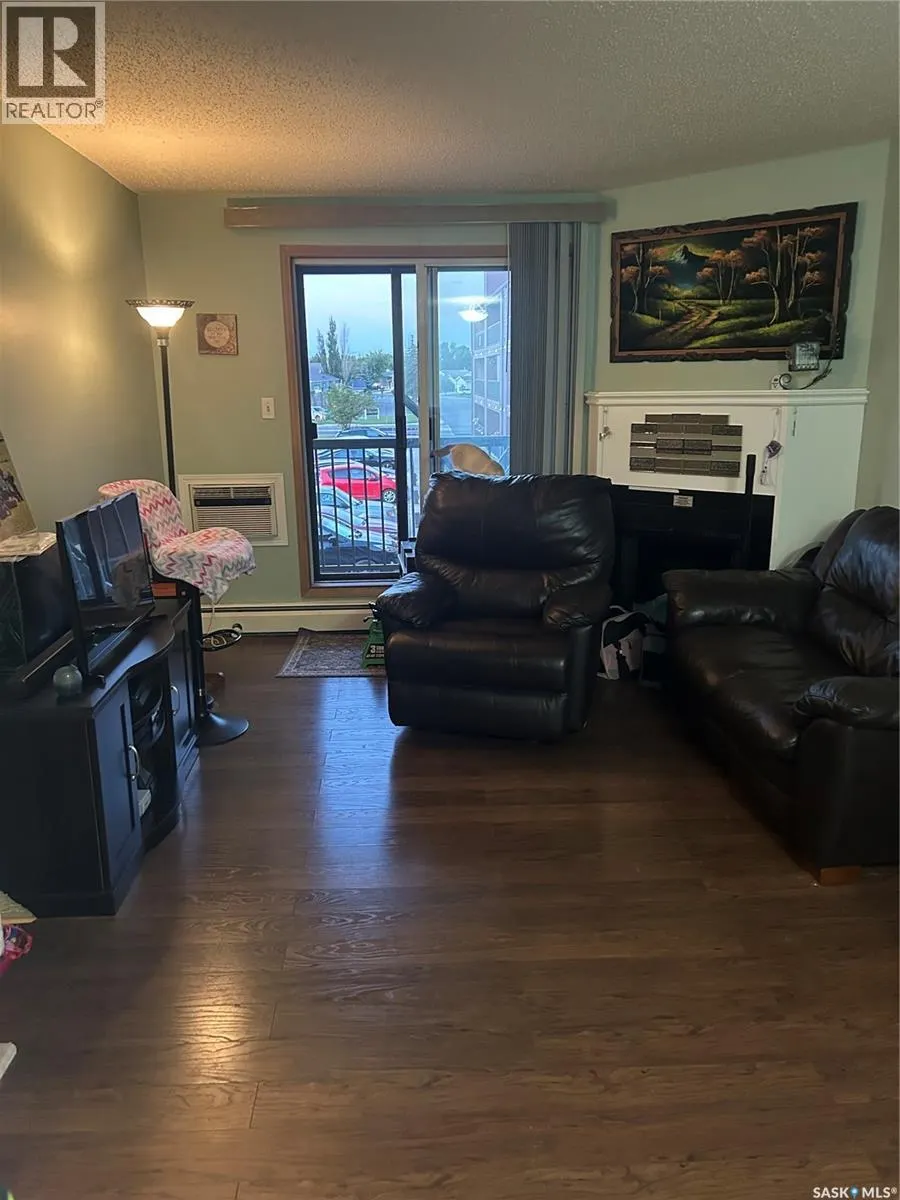 215 111 WEDGE ROAD