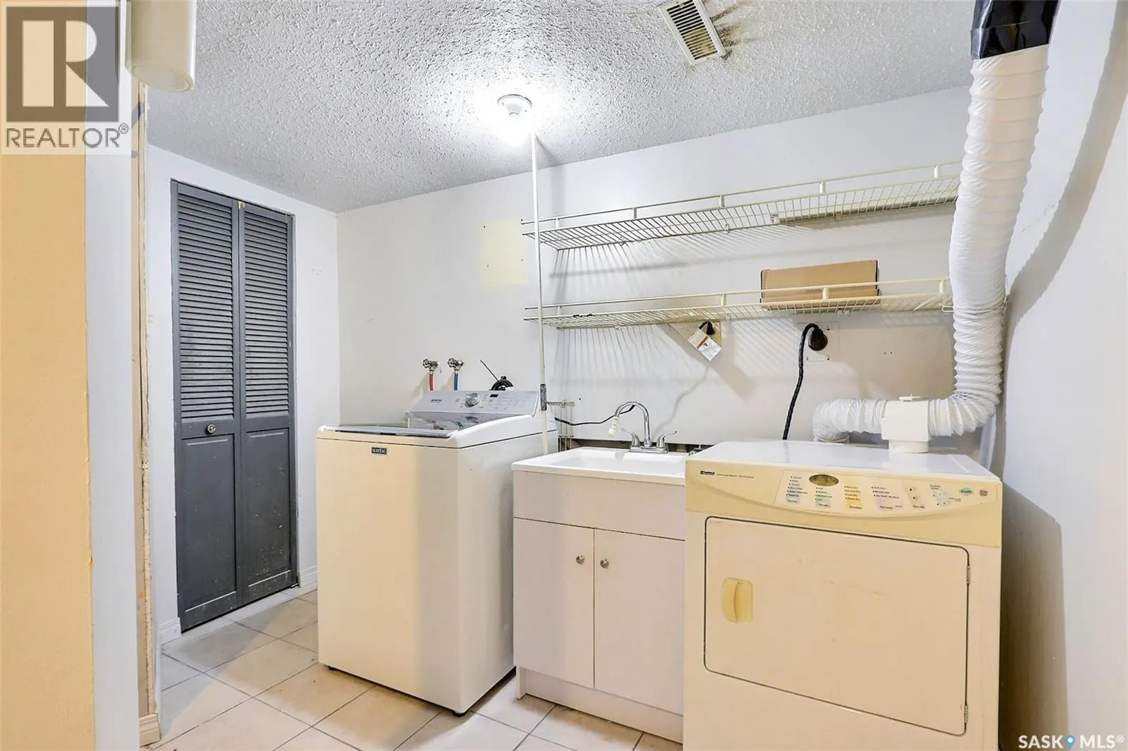407 18th STREET W