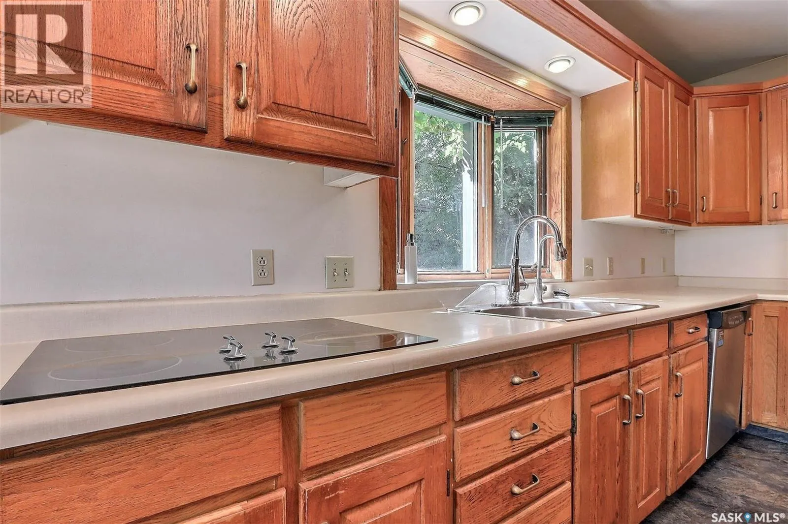 407 18th STREET W