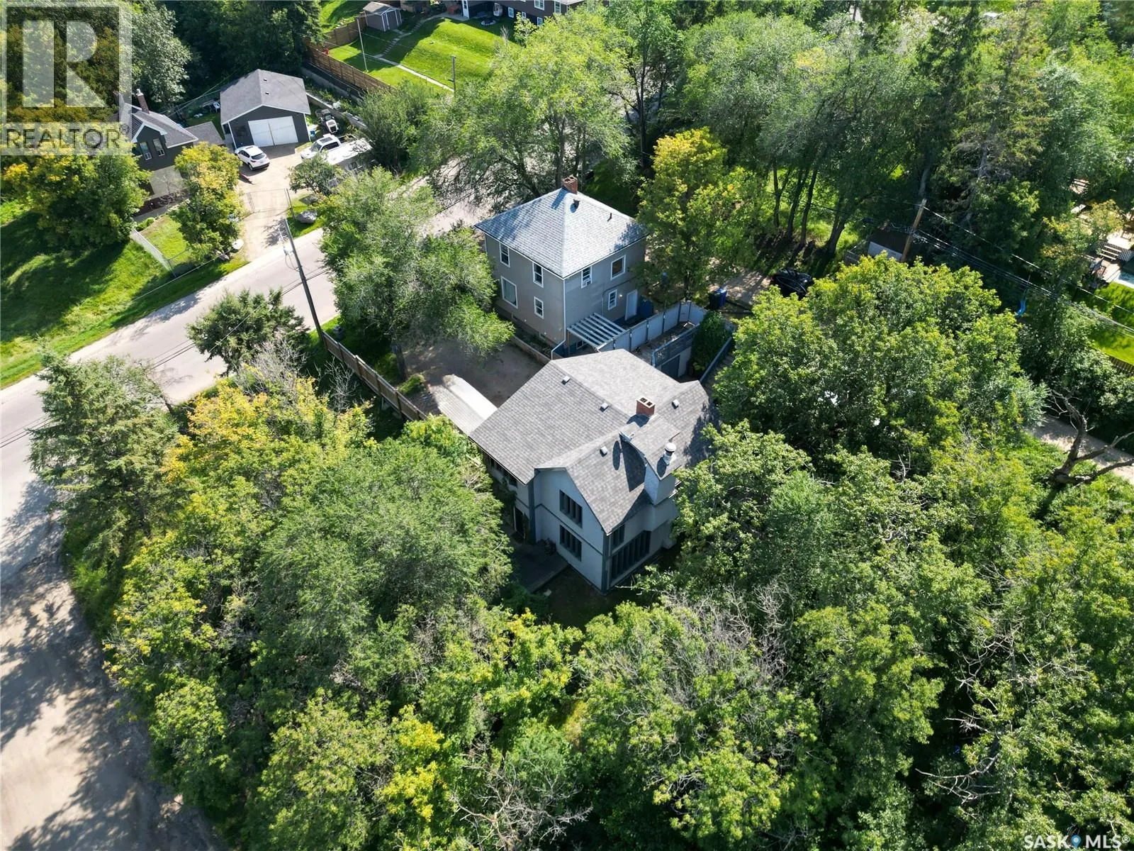407 18th STREET W