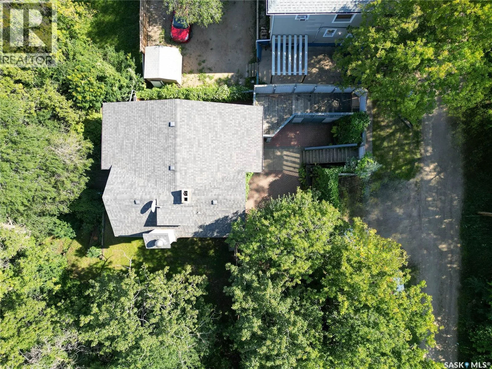 407 18th STREET W