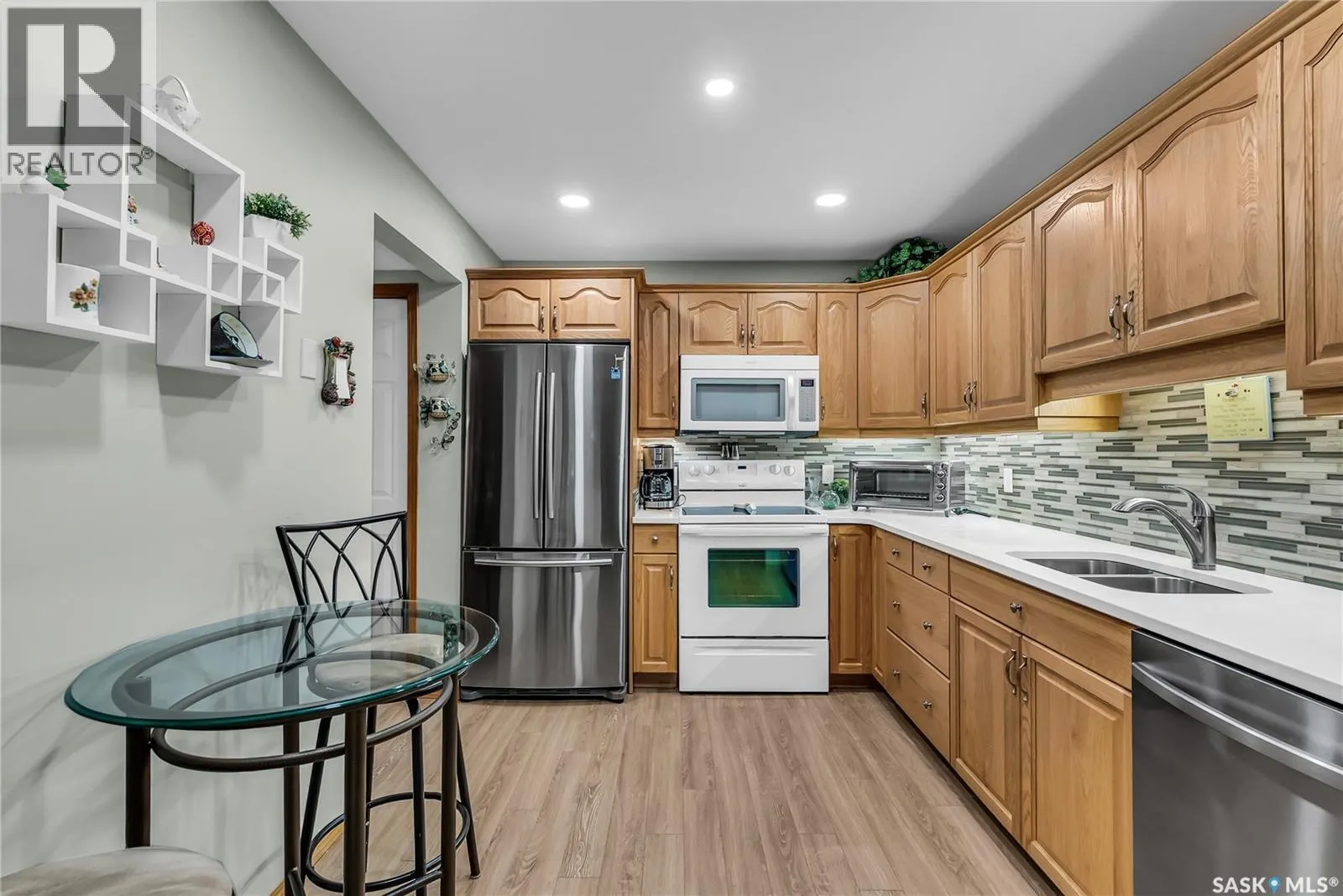 124 305 Pinehouse DRIVE