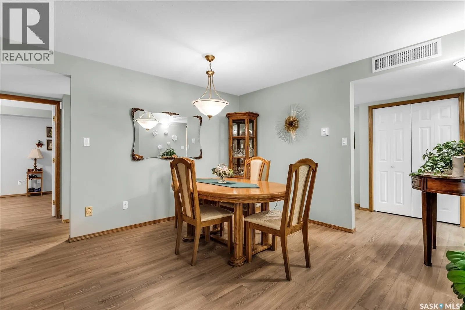 124 305 Pinehouse DRIVE