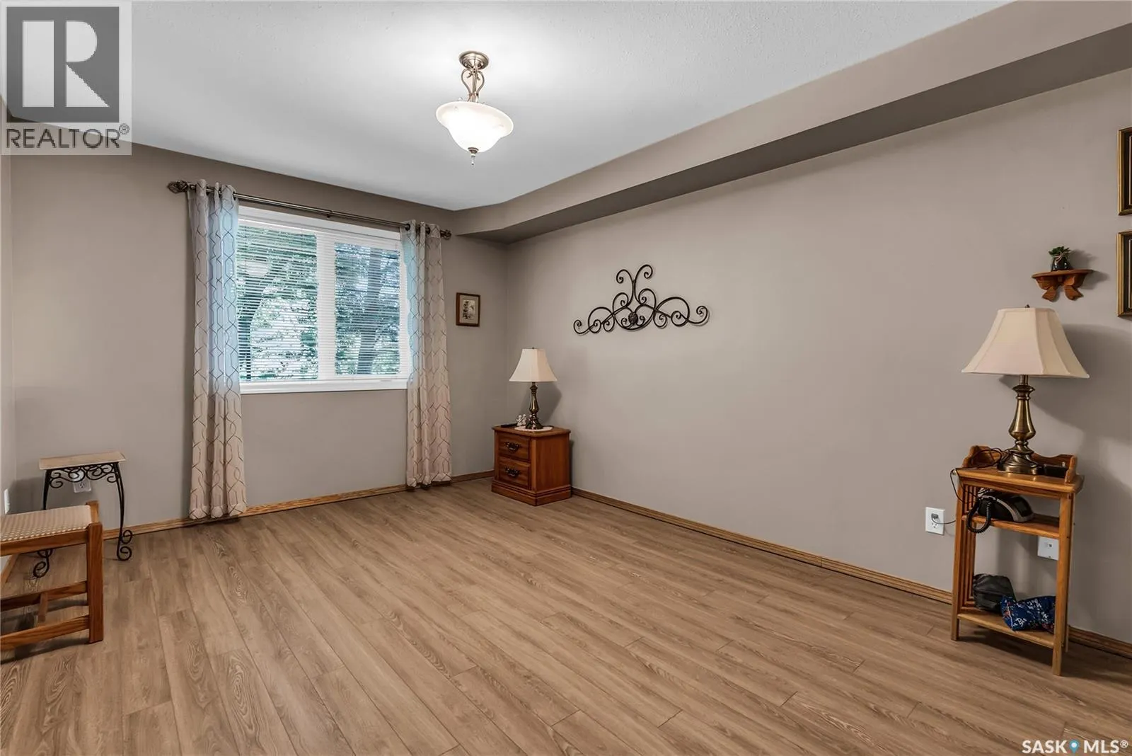 124 305 Pinehouse DRIVE