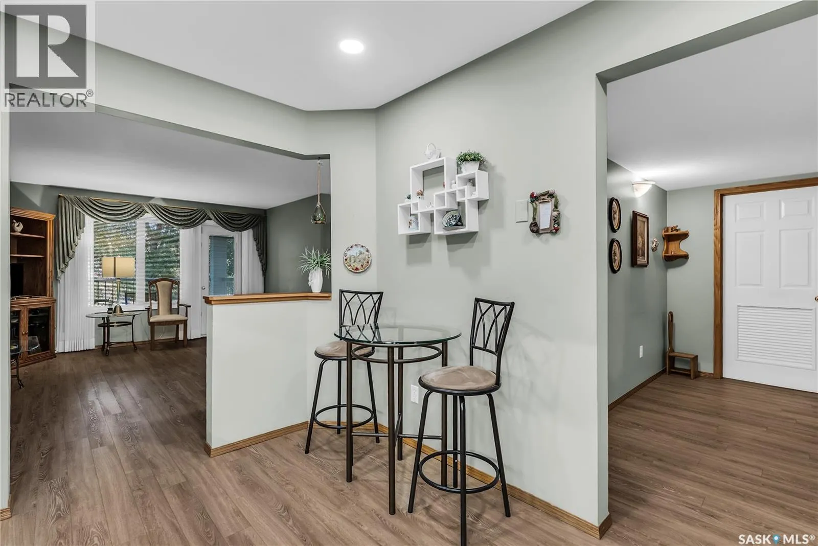 124 305 Pinehouse DRIVE